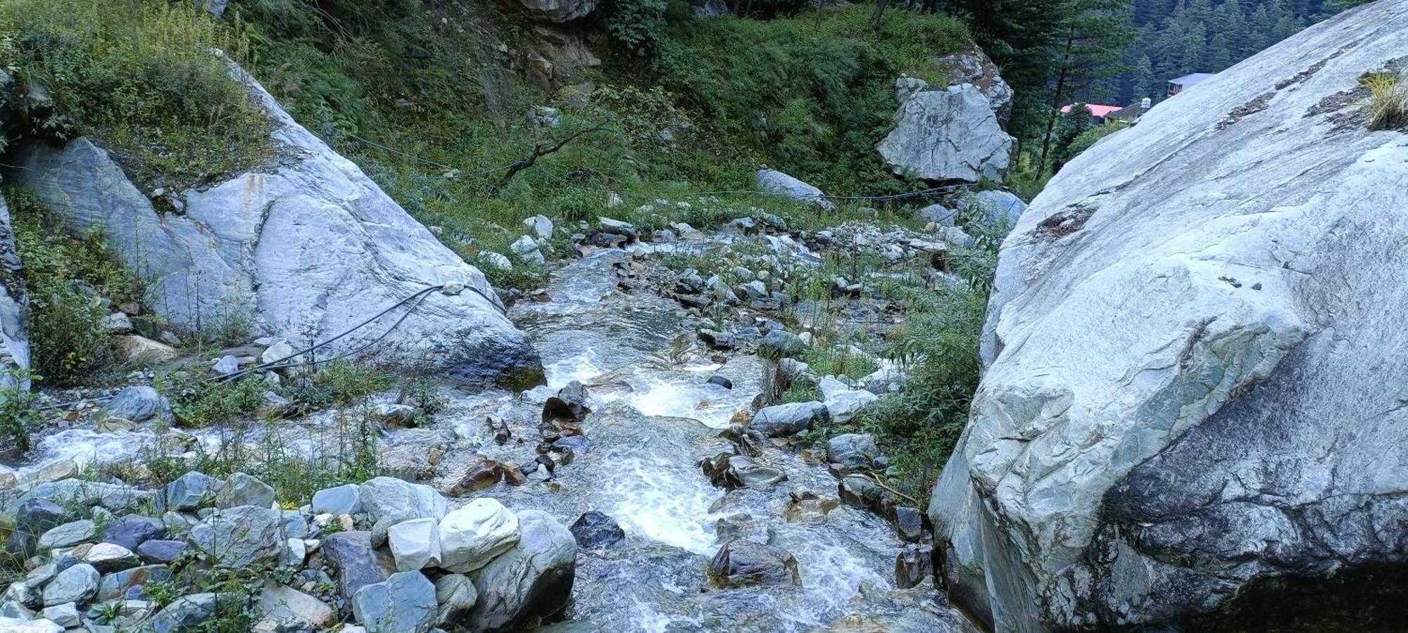 Отель Dog N Hill Касоль Экстерьер фото